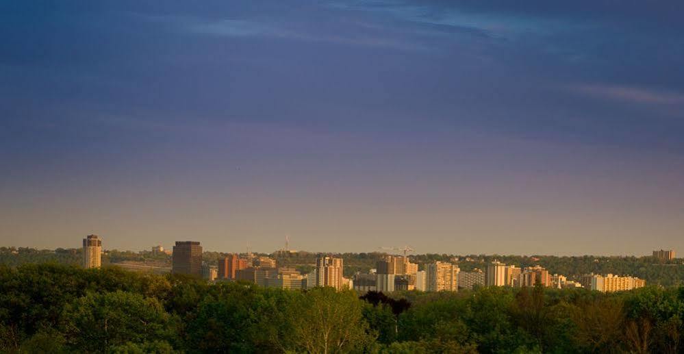 City View Inn Burlington Bagian luar foto